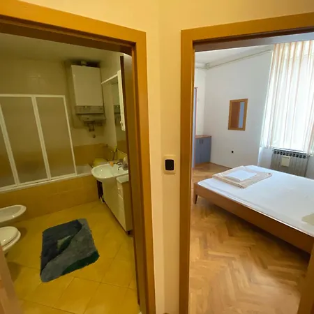 Center Ii - 5 Min Walk To Everything Important Apartment