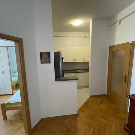 Apartment Center Ii - 5 Min Walk To Everything Important