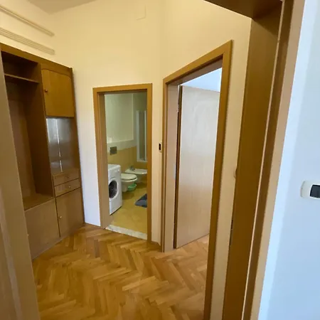 Apartment Center Ii - 5 Min Walk To Everything Important *