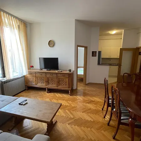 Apartment Center Ii - 5 Min Walk To Everything Important