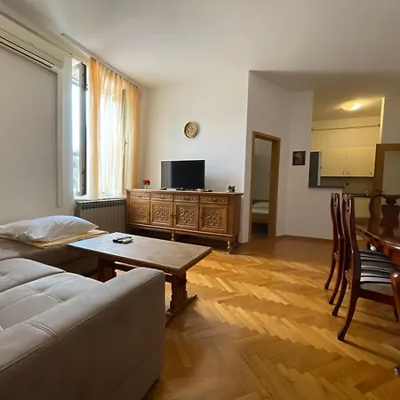 Center Ii - 5 Min Walk To Everything Important Apartment *
