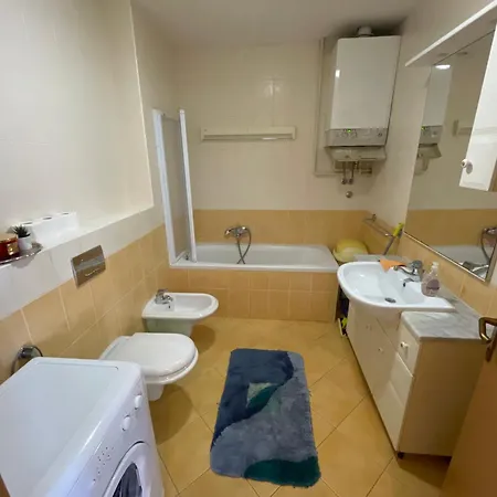 Apartment Center Ii - 5 Min Walk To Everything Important *